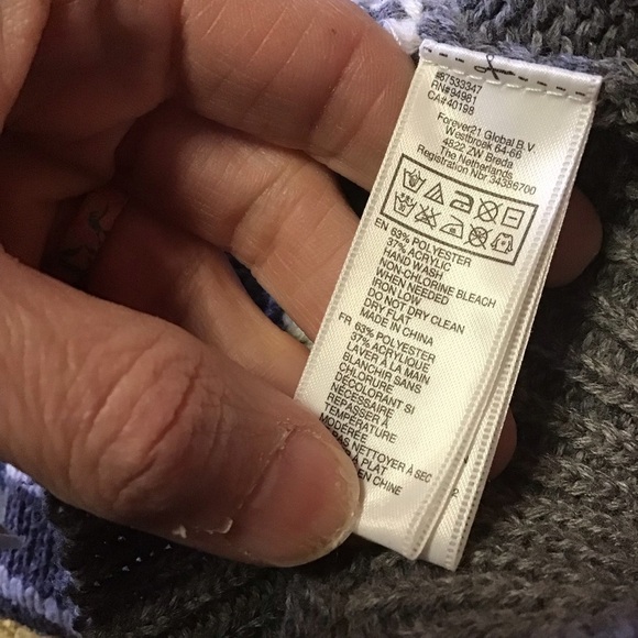 Forever 21 Gray and Cream Heart Belted Cardigan Sweater - Picture 3 of 11